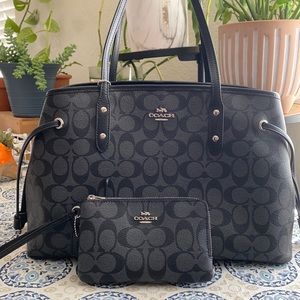 Black Coach Purse and matching Wristlet Wallet